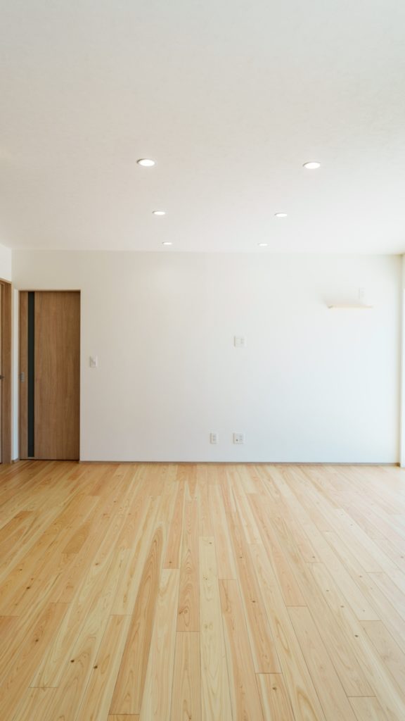 ヒノキ　無垢床　リビング