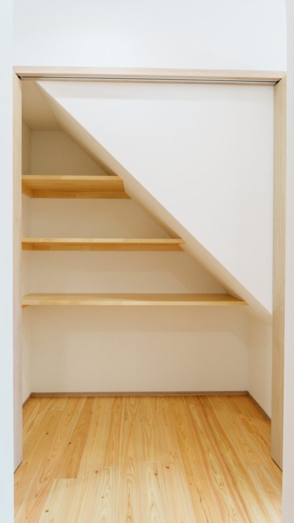 階段下収納